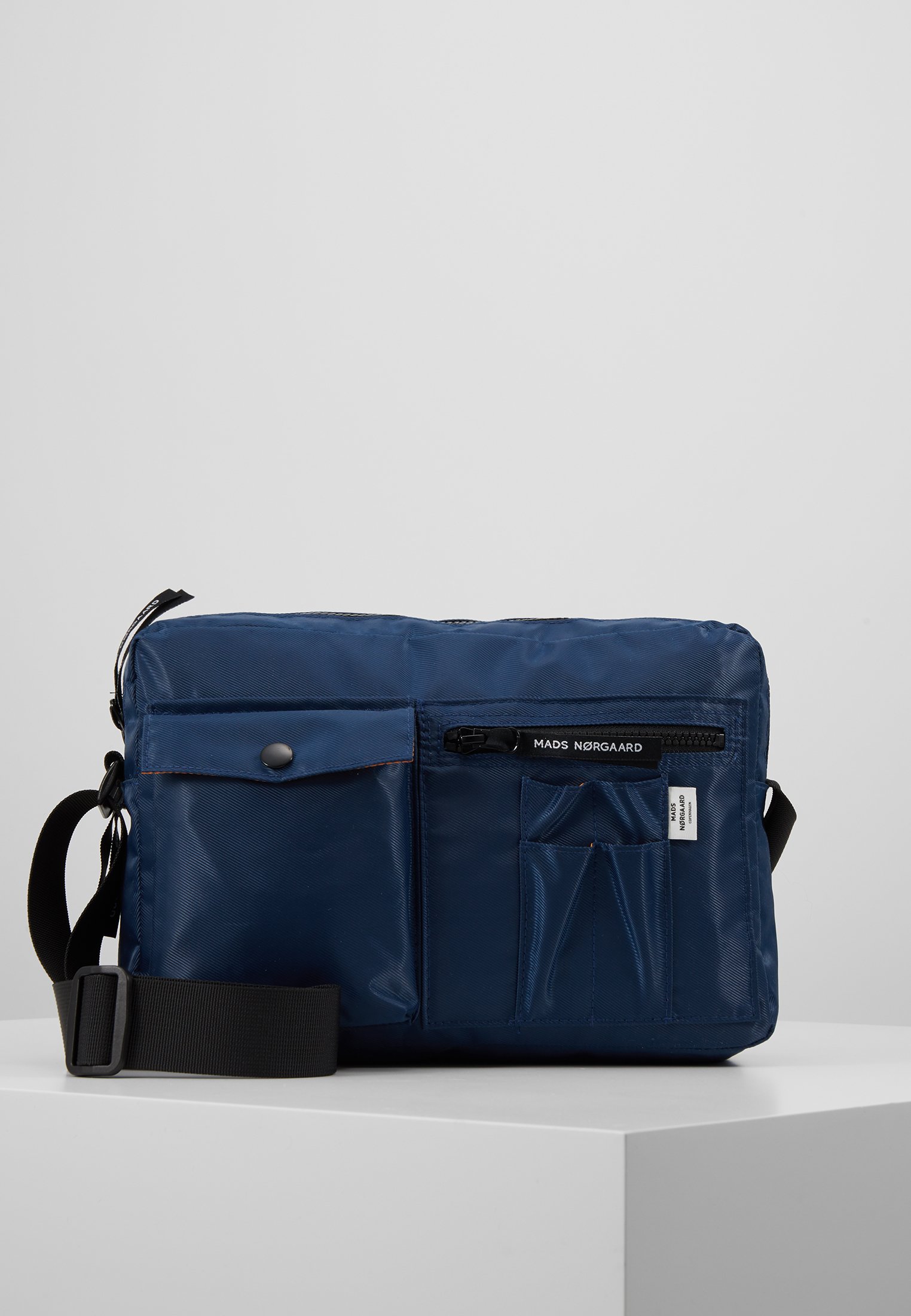 Mads Nørgaard BEL AIR CAPPA Skulderveske dark navy Mads Nørgaard BEL AIR CAPPA Skulderveske dark green