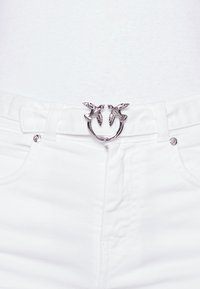 Pinko FLORA FLARE BULL COMFORT - Vaqueros bootcut - bianco brill