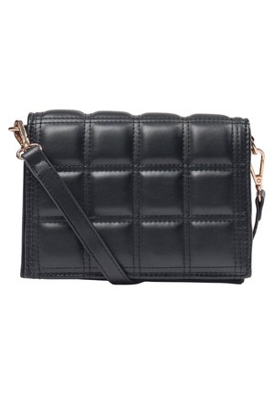 Sort læder crossbody-taske med quiltet firkantmønster og guldfarvet låsehardware på aftagelig rem.