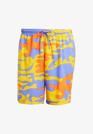 Costumi da bagno colorati realizzati in tessuto leggero. Presentano un motivo camouflage giallo-blu con accenti arancioni e una cintura elastica.