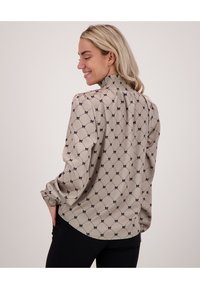JE M'APPELLE COLLE - Blouse - beige
