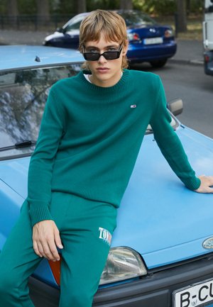 ESSENTIAL CREW NECK - Maglione - dark turf green