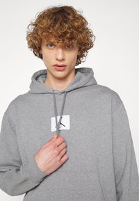 Jordan Sweatshirt - carbon heather