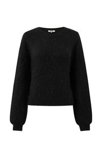 Zwarte, pluizige gebreide trui met lange, opgeblazen mouwen en een ronde halslijn. Zachte textuur en licht cropped ontwerp.