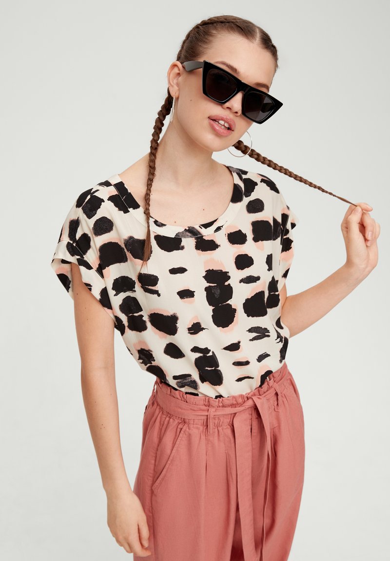 QS À IMPRIMÉ ALL OVER - Blouse - helles sand