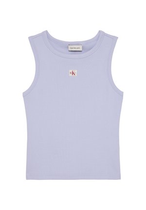 Mouwloze geribbelde lila crop top met ronde hals en klein rood-wit Calvin Klein-logo op de borst.