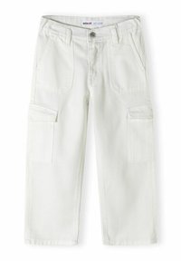 Pantalones cargo blancos hechos de algodón texturizado, con bolsillos laterales, corte recto y cierre de botón en el frente.