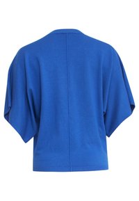 Blauer, übergroßer Pullover mit rundem Ausschnitt, kurzen Fledermausärmeln und geripptem Saum. Glatte Textur mit einem einfachen, einfarbigen Design.