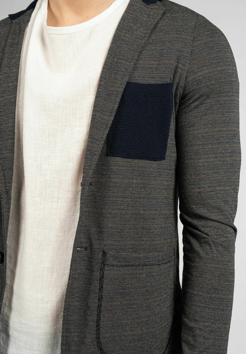 Herren Strickjacken | Xagon Man SLIM FIT Strickjacke dunkelblau - RP76563 Herren Strickjacken | Xagon Man SLIM FIT Strickjacke dunkelblau - RP76563