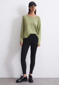 Marc O'Polo DENIM RAGLAN SLEEVES - Long sleeved top - green bay