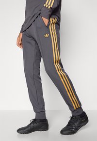 adidas Originals MANCHESTER UNITED ICON TRACK PANT - Klubbklær - utility black