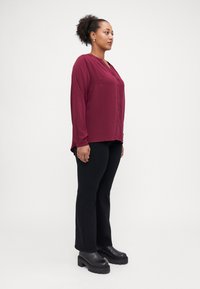 ONLY Carmakoma CARANITA SHIRT - Palaidinė - burgundy