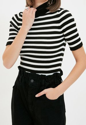 Pullover - black
