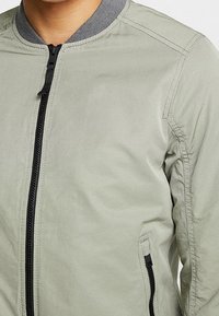 TOM TAILOR DENIM Giubbotto Bomber - mottled olive