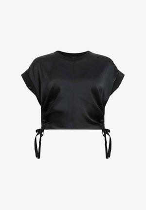Crni krojeni top od glatke satenske tkanine, s kratkim rukavima i podesivim vezicama sa strane za prilagođeni kroj.