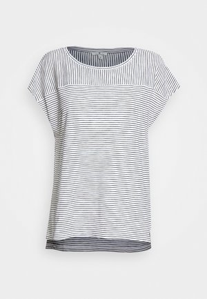 Haut blanc à manches courtes avec fines rayures noires horizontales et verticales, encolure ronde et coupe ample.