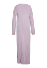 Rochie lungă lavandă dintr-un material tricotat texturat, cu o croială relaxată și guler rotund, având o lungime până la gleznă.