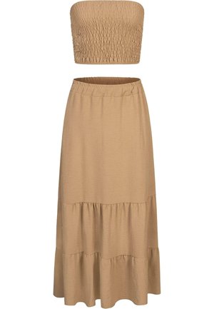 Beige dvoudílný set obsahující top bez ramínek se smockováním a dlouhou sukni s volány, se strečovým pasem, vyrobený z lehké tkaniny.