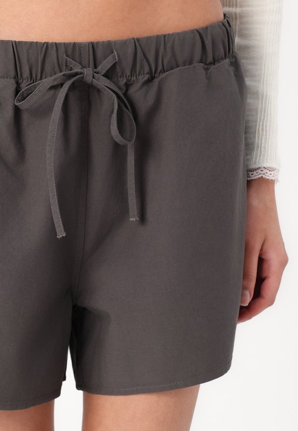 TORI  - Shorts - mole4