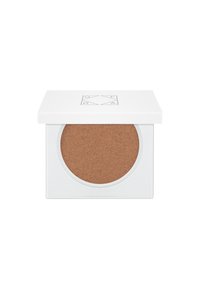 Poudre brune dans une poêle ronde à l'int�érieur d'un compact blanc carré. Le couvercle présente un logo minimaliste et s'ouvre pour révéler une surface texturée.
