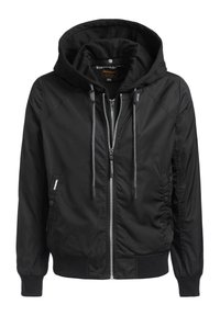 Czarna kurtka z kapturem, wykonana z gładkiego, lekkiego materiału. Posiada zamek błyskawiczny z przodu, boczne kieszenie oraz ściągacze przy mankietach dla lepszego dopasowania.