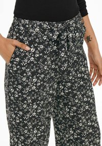 ONLY ONLNOVA LIFE PALAZZO PANT - Pantalon classique - phantom