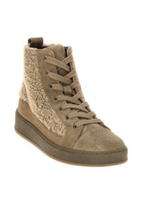 Bruine hoge sneakers van suède materiaal, met textuur van bontaccenten, ronde neus en vlakke rubberen zool. Heeft oogjes en veters aan de voorkant.