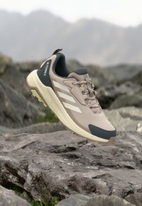 Ikke valgt, taupe/white/grey six