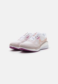 Nike Performance VOMERO 17 - Maanteejooksu jalatsid - platinum violet/metallic red bronze/white/hot fuchsia