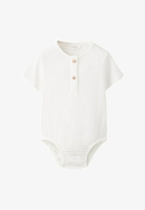Biele krátke dieťaťov overal s textúrovanou látkou, okrúhlym výstrihom, dvoma drevenými gombíkmi vpredu a zapínaním na cvoky v spodnej časti.
