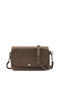 Sac en bandoulière en métal bronze avec une surface texturée, une chaîne en bandoulière, un rabat magnétique et un accent de logo rond. Forme rectangulaire compacte.