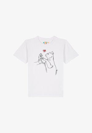 Witte t-shirt met een minimalistische zwart lijntekening van een kat en een hand, met een rood hart erboven. Soepele textuur, reguliere pasvorm.