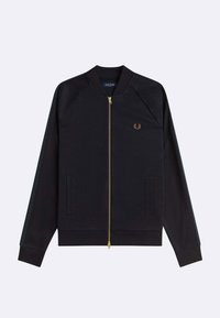 Giacca bomber nera con zip, maniche raglan, cerniera dorata e due tasche laterali. Presenta un emblema ricamato in oro sul petto.