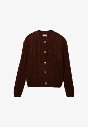 Cardigan en tricot marron avec motif torsadé, col rond et six gros boutons dorés sur le devant, avec poignets et ourlet côtelés.