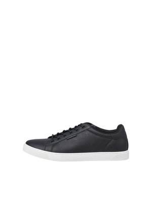 Zwarte lederen sneakers met een gestructureerde afwerking, witte rubberen zool, ronde neus en klassiek vetersluiting ontwerp. Minimalistisch en veelzijdig.