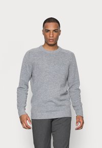 Selected Homme - SLHNEWCOBAN CREW NECK - Svetr - medium grey melange Miniatura obrázku 1