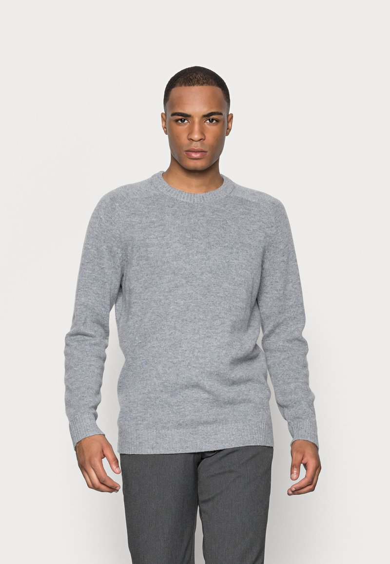 Selected Homme - SLHNEWCOBAN CREW NECK - Svetr - medium grey melange, Zvětšit