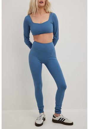 NA-KD HANNA SCHÖNBERG LONG SLEEVE SPORTS - Langærmet T-shirt - blue