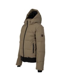 Casaco acolchoado caqui com capuz, fecho éclair preto, bainha elástica preta, bolso lateral com fecho éclair e logótipo em estampagem na mangas esquerda.