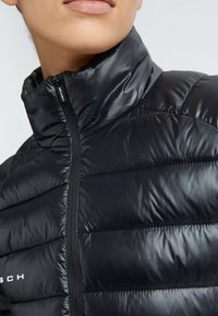 Röhnisch Chaqueta de invierno - black