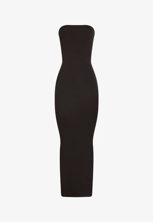 Ärmfri svart bodycon midiklänning med en skräddarsydd silhuett och rak nederkant, utformad för att framhäva midjan och kurvorna.