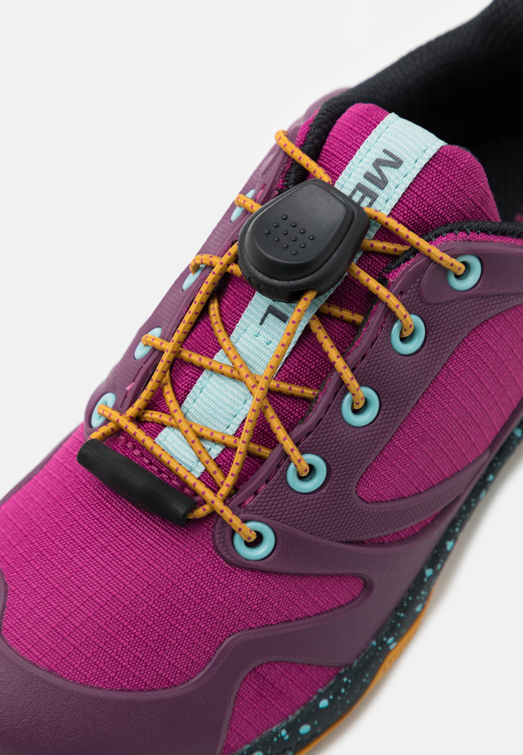 altalight hiking sneaker