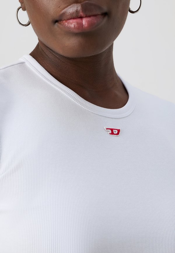 ELE - Basic T-shirt - 1003