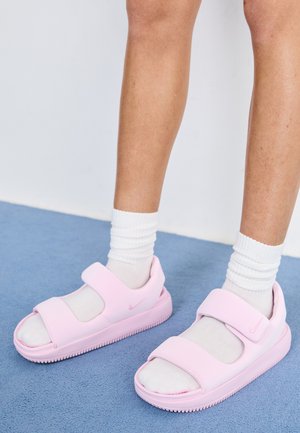 CALM  - Kiilakorkosandaali - pink