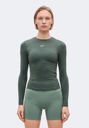 Nike Performance, ONE - Блуза с дълги ръкави - camo green/white