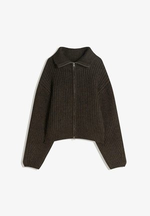 Brauner, gerippter Pullover mit Reißverschluss vorne, kurzem Schnitt und weitem Kragen. Hergestellt aus strukturiertem Strickmaterial mit langen Ärmeln.