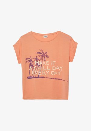 Pomarańczowa koszulka z krótkim rękawem z fioletowymi szkicami palm i białym napisem "SPRAW, ŻEBY KAŻDY DZIEŃ BYŁ DNIEM RELAKSU."