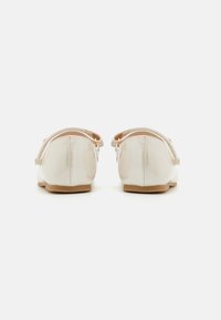 Friboo Bailarinas con hebilla - off-white