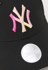 New Era FEMALE BLOCK LOGO 9FORTY® - Cap - black