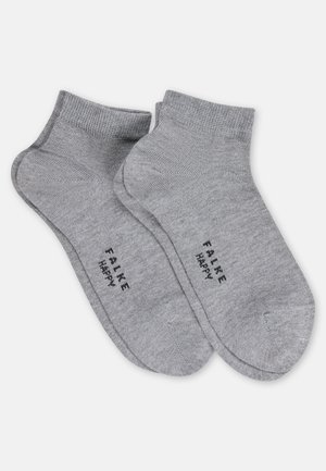 Para jasnoszarych skarpetek do kostek z prążkowanymi mankietami i czarnym napisem "FALKE HAPPY" na podeszwie.